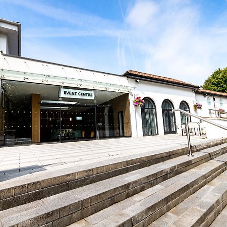 Отель Crowne Plaza Gerrards Cross By Ihg Биконсфилд Экстерьер фото