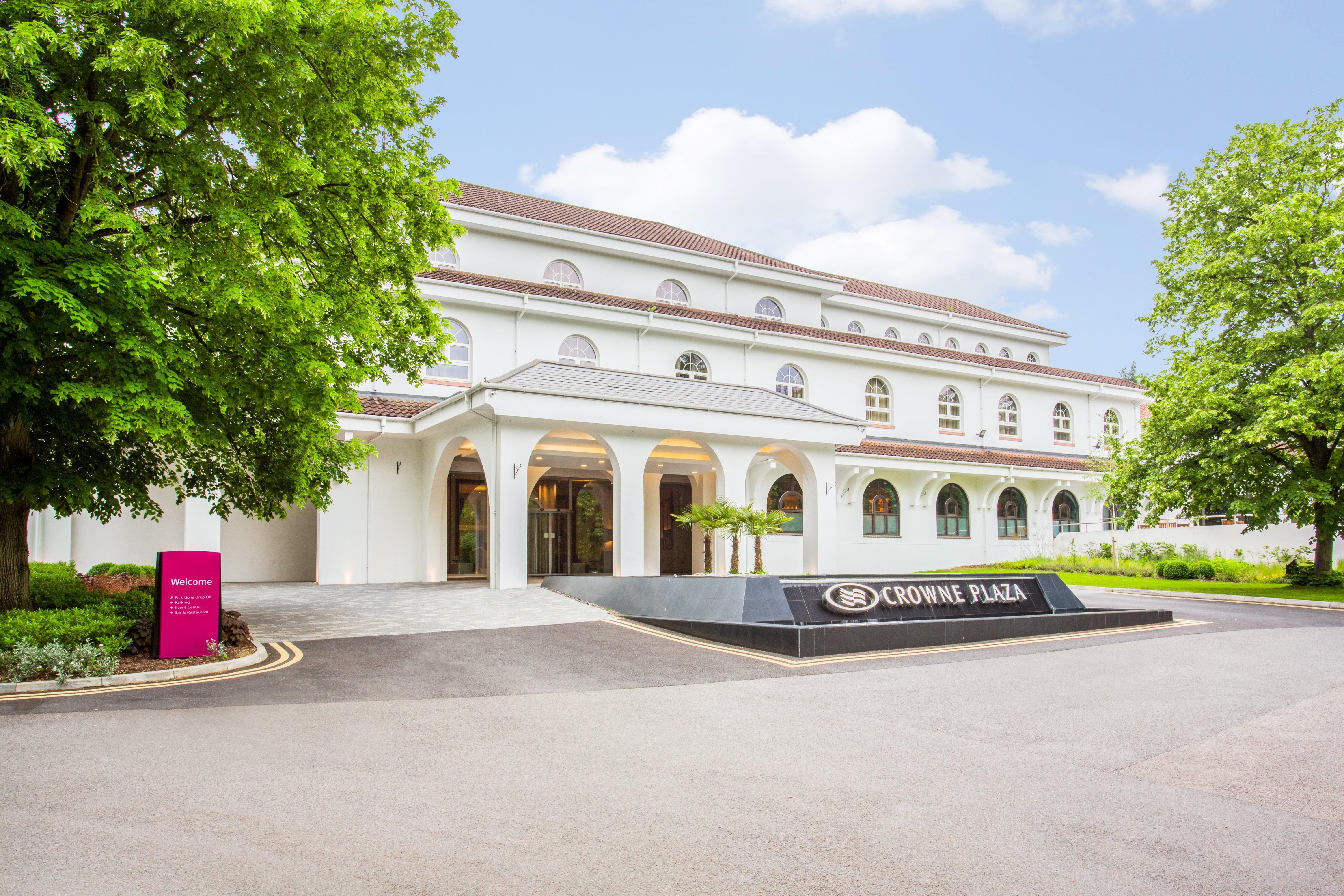 Отель Crowne Plaza Gerrards Cross By Ihg Биконсфилд Экстерьер фото