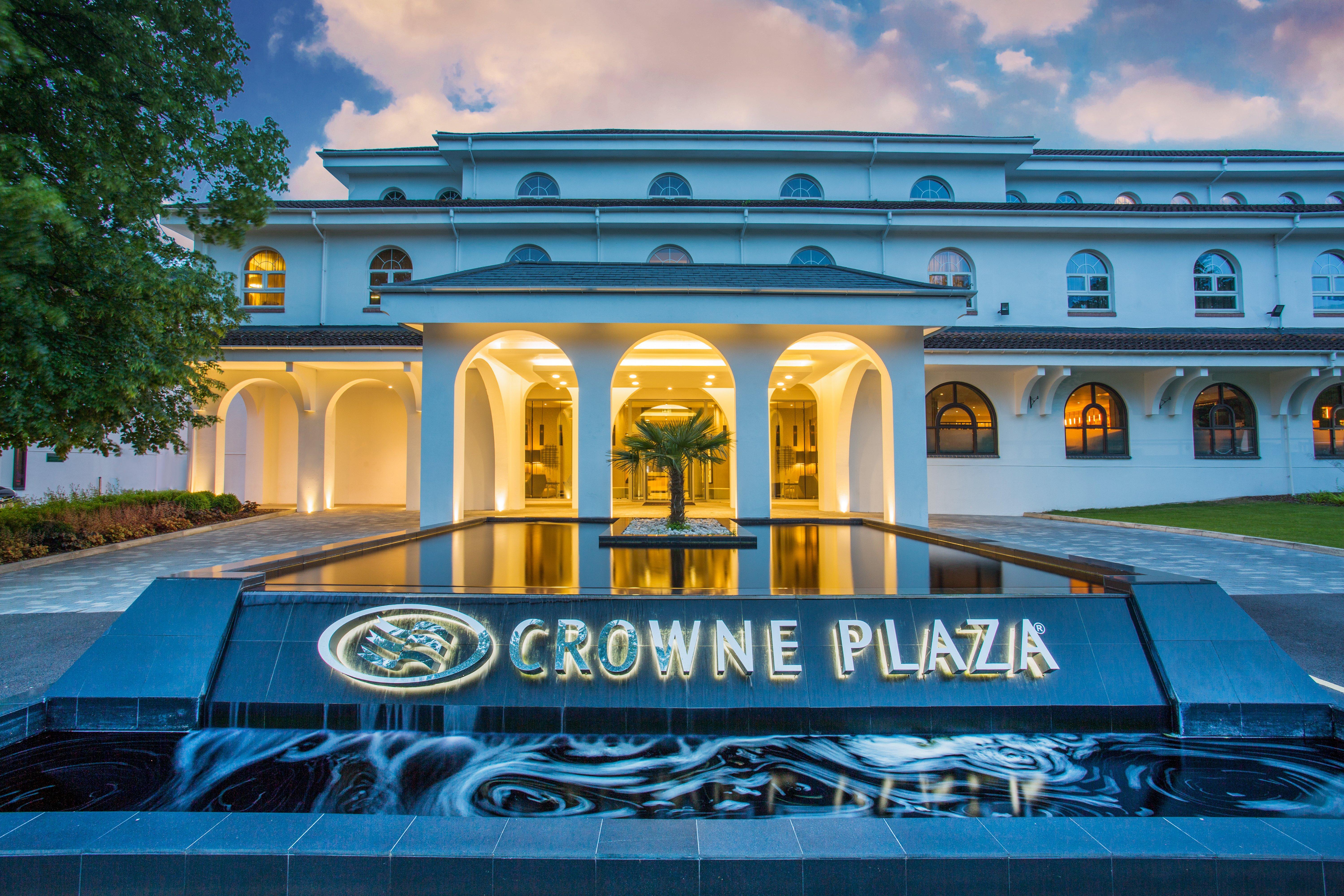 Отель Crowne Plaza Gerrards Cross By Ihg Биконсфилд Экстерьер фото