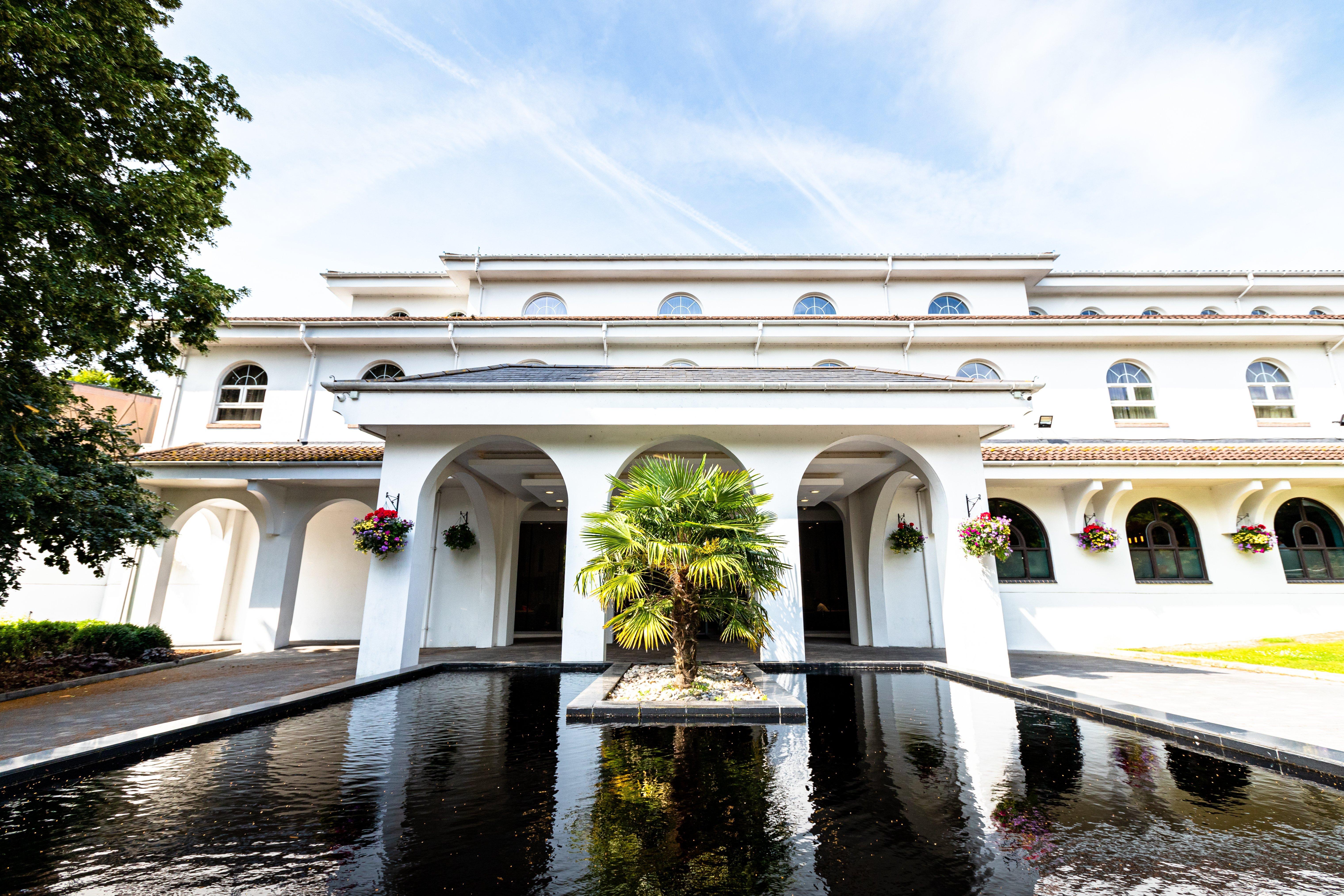 Отель Crowne Plaza Gerrards Cross By Ihg Биконсфилд Экстерьер фото