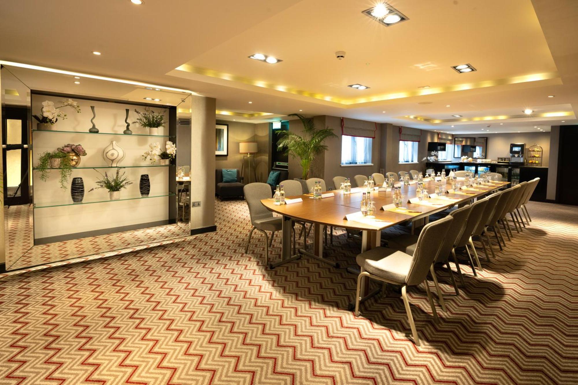 Отель Crowne Plaza Gerrards Cross By Ihg Биконсфилд Экстерьер фото