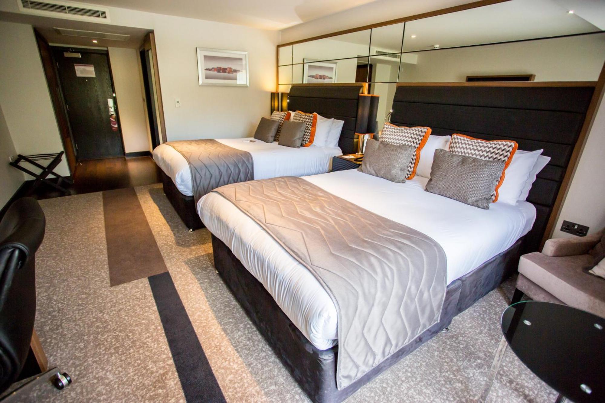 Отель Crowne Plaza Gerrards Cross By Ihg Биконсфилд Экстерьер фото