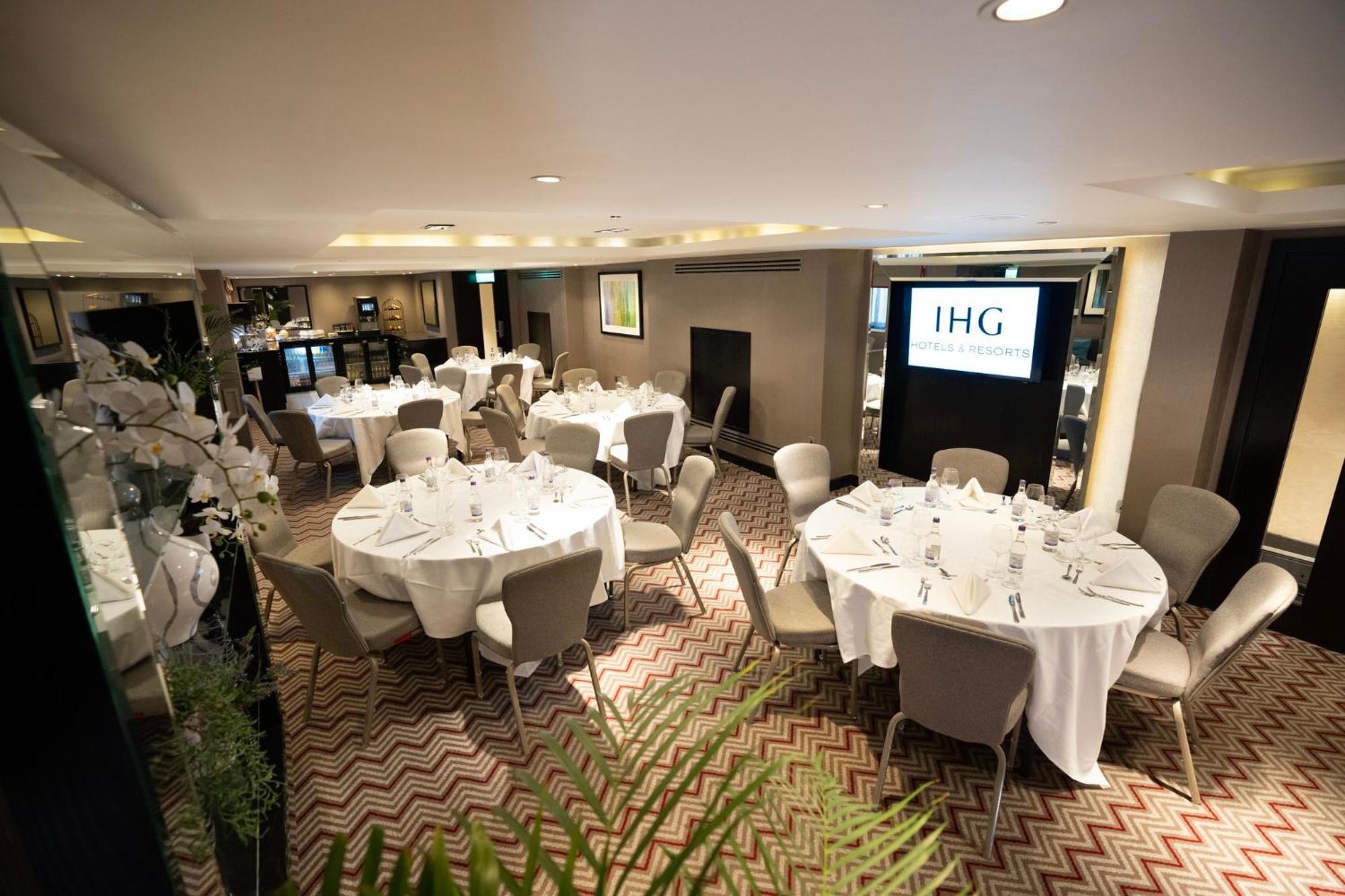 Отель Crowne Plaza Gerrards Cross By Ihg Биконсфилд Экстерьер фото