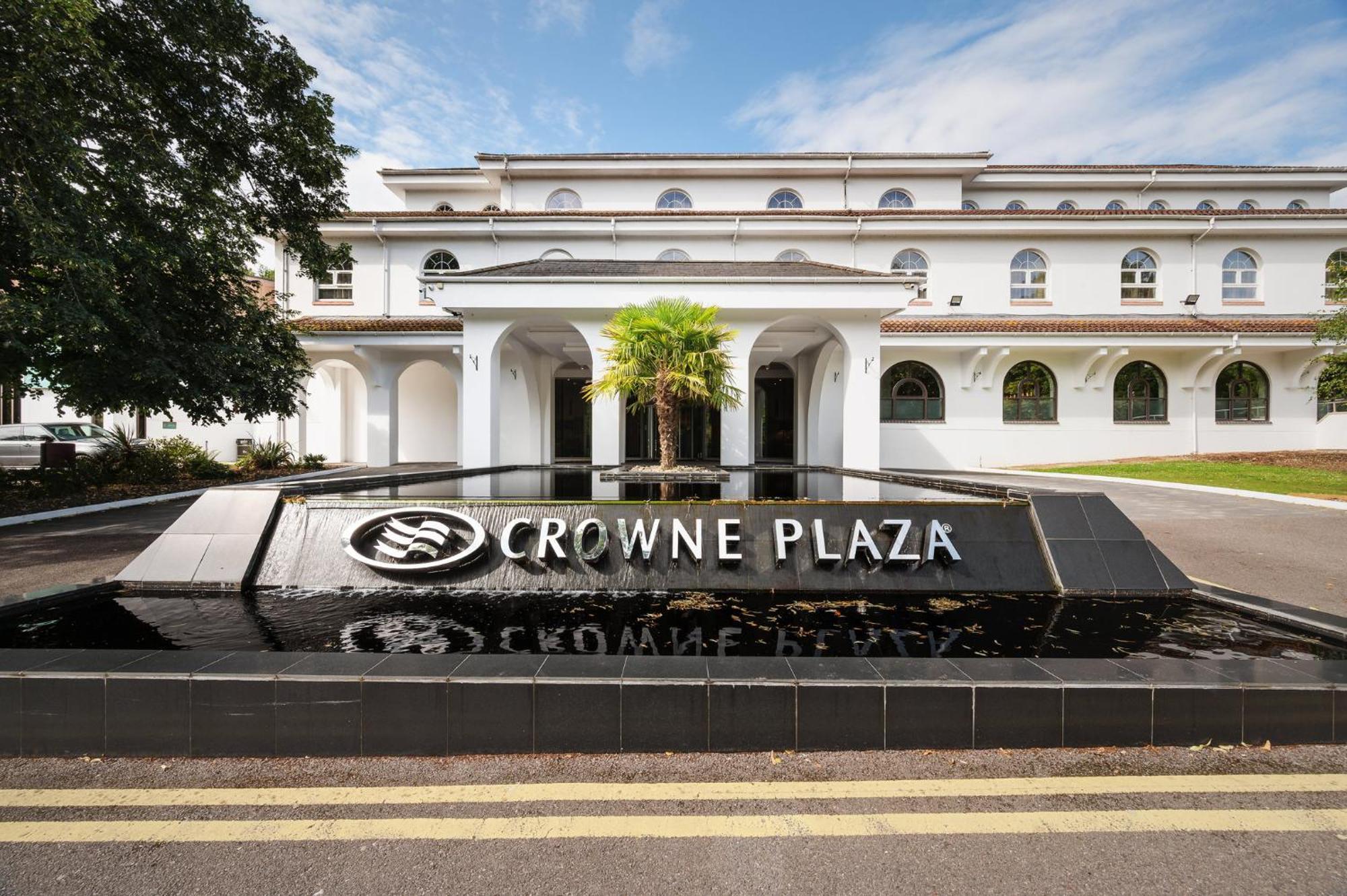 Отель Crowne Plaza Gerrards Cross By Ihg Биконсфилд Экстерьер фото