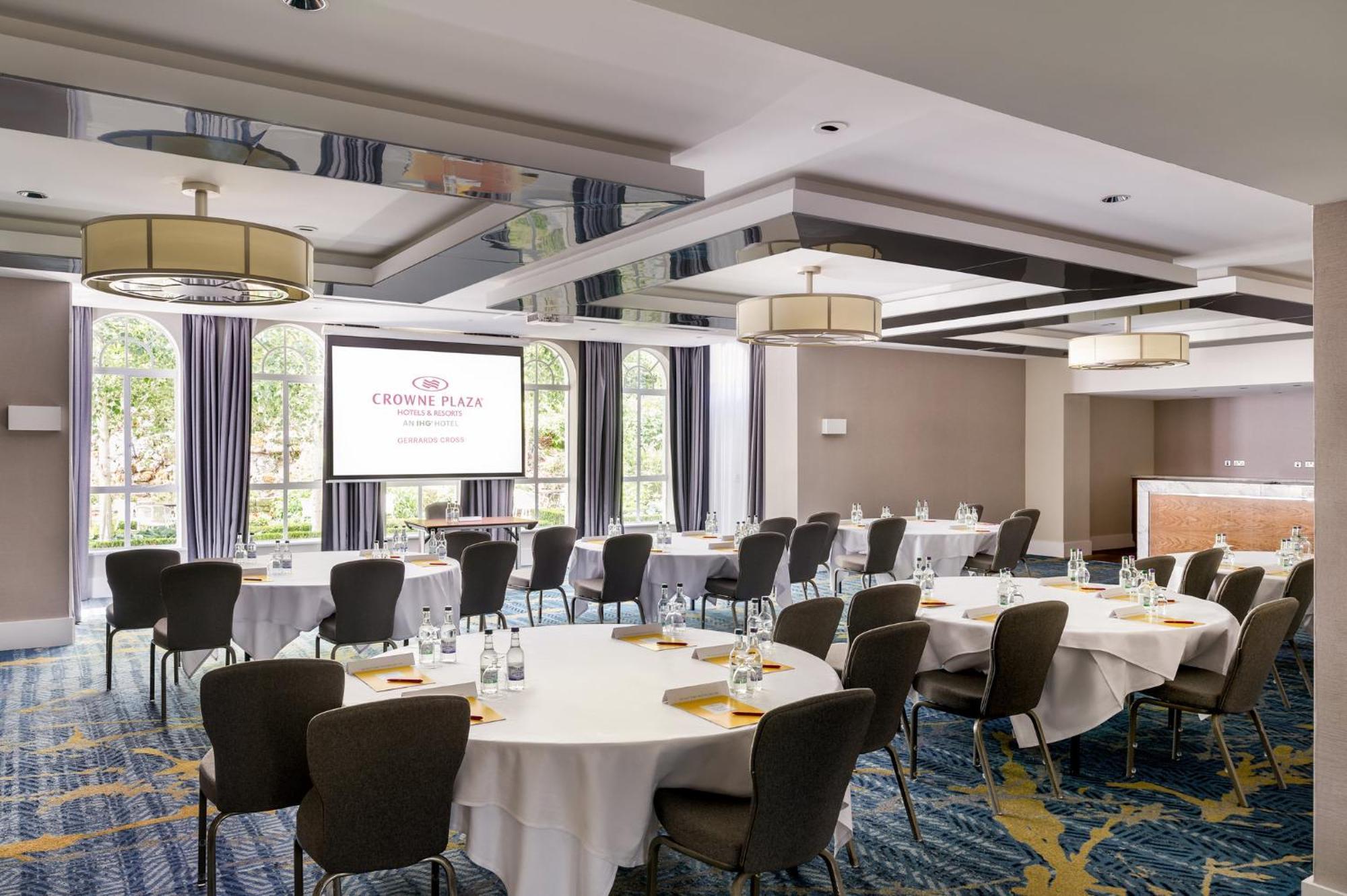 Отель Crowne Plaza Gerrards Cross By Ihg Биконсфилд Экстерьер фото