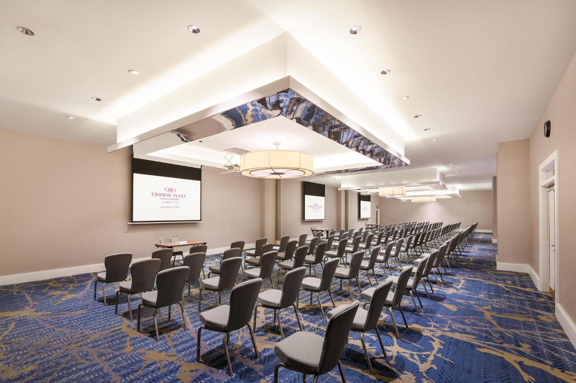 Отель Crowne Plaza Gerrards Cross By Ihg Биконсфилд Экстерьер фото